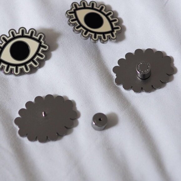 Kendall + Kylie Enamel Eye Pins (2 Piece Set) - Picture 4 of 6